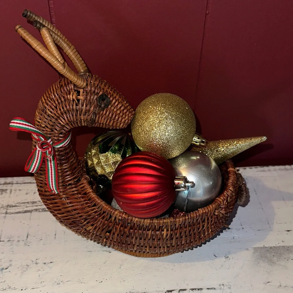 Wicker Reindeer Basket 🎄